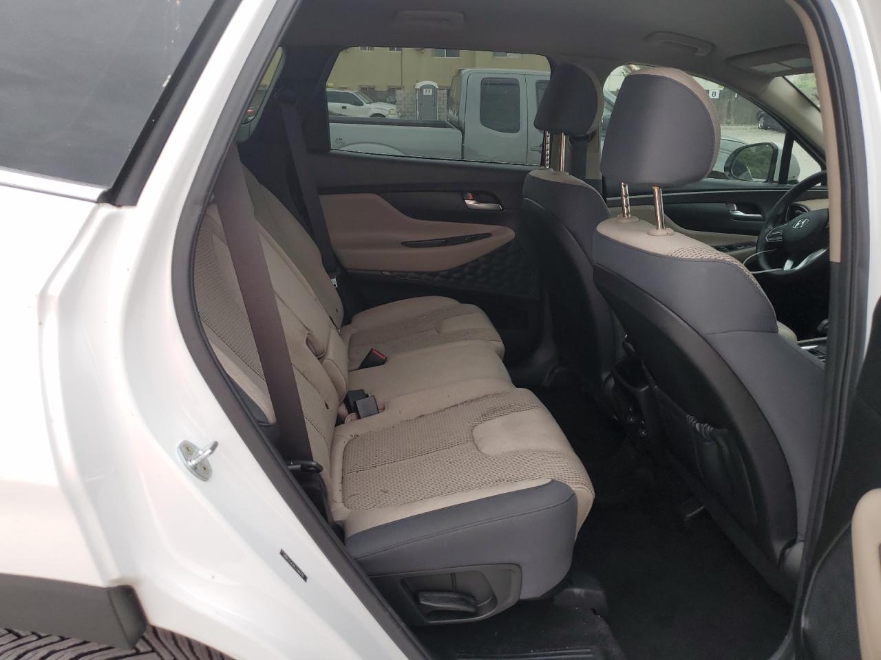 2020 Hyundai Santa Fe - Image 11