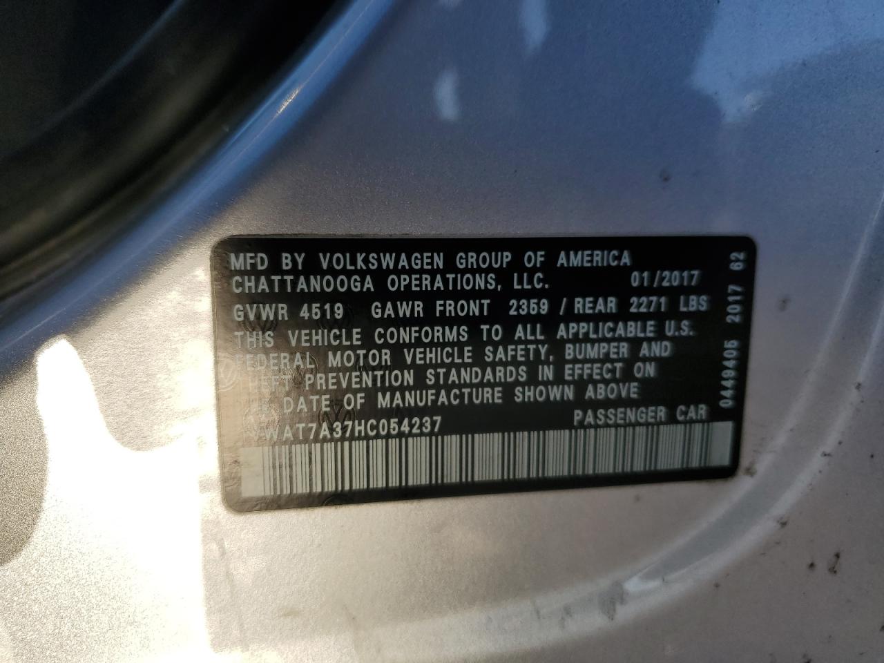 2017 Volkswagen Passat - Image 12