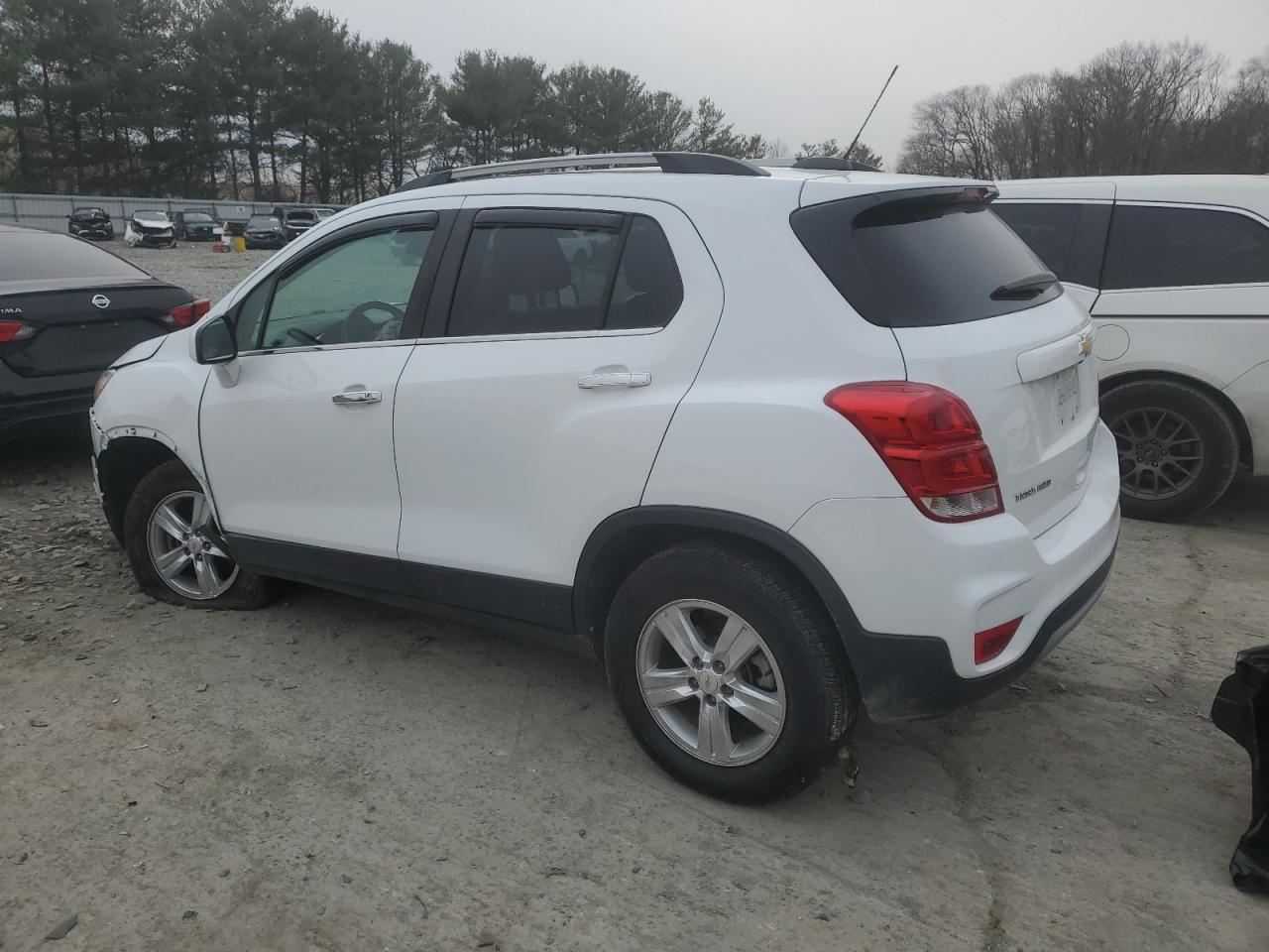 2019 Chevrolet Trax - Image 2