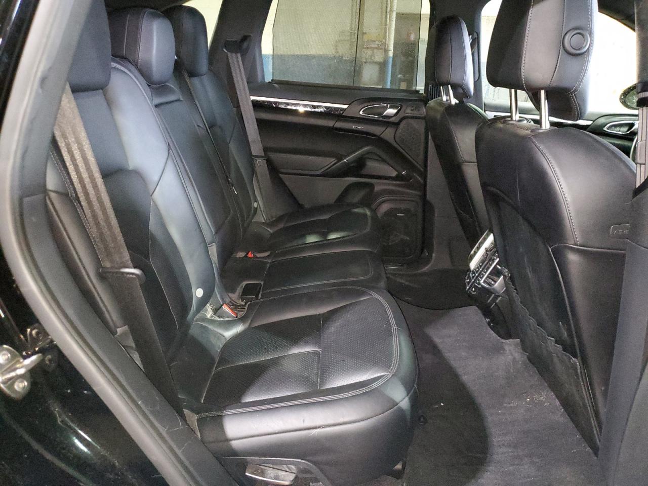 2016 Porsche Cayenne - Image 11