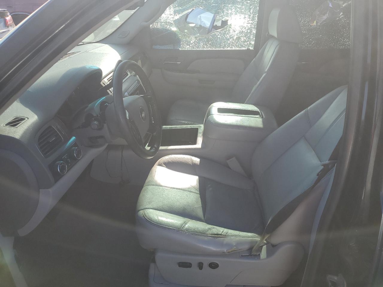 2007 Chevrolet Silverado - Image 7