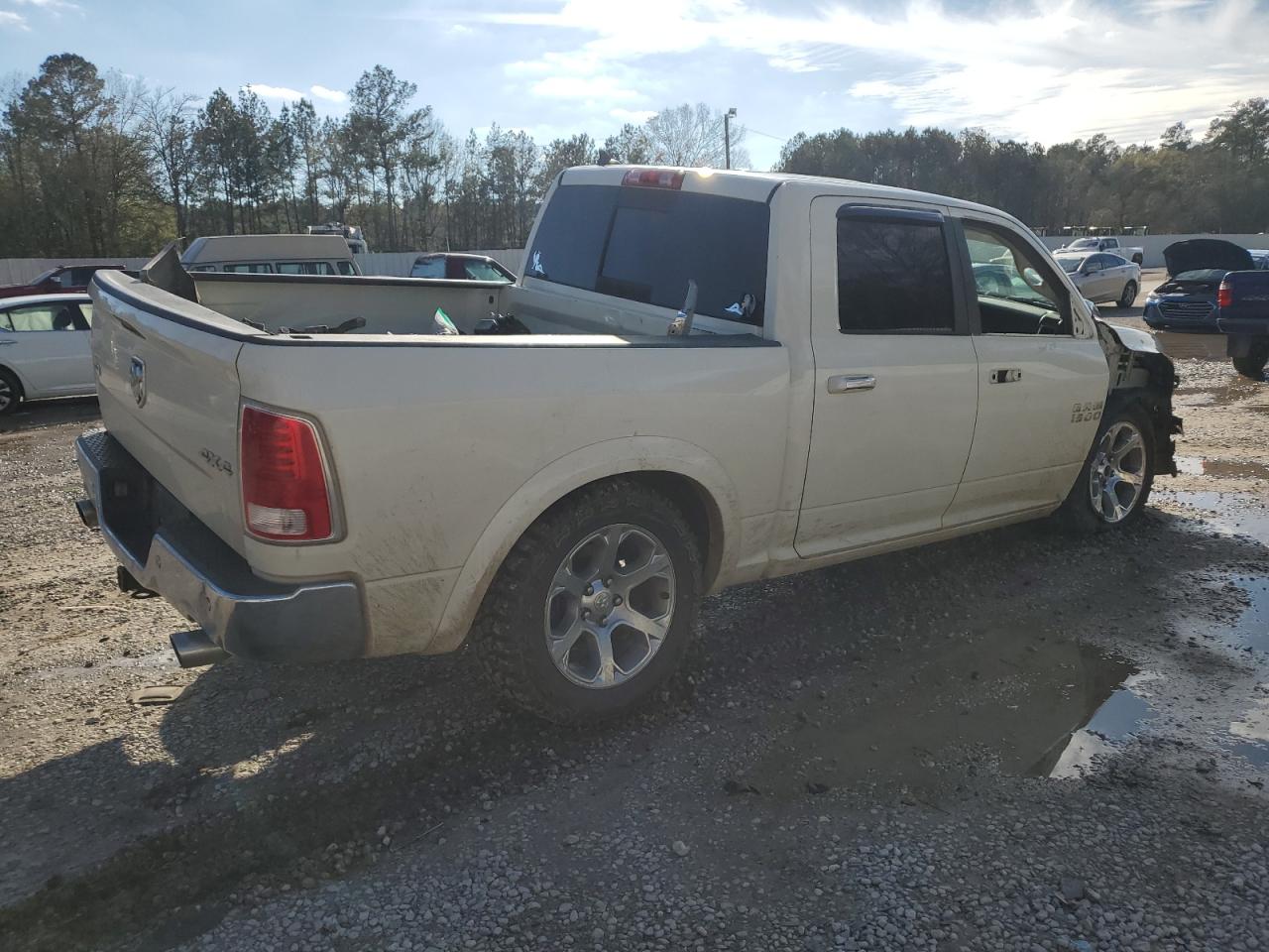 2016 RAM 1500 - Image 3