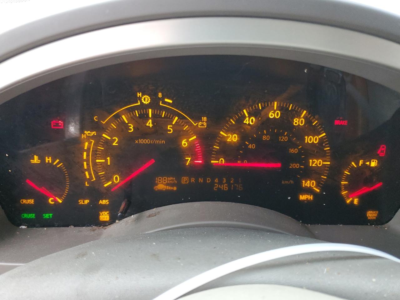 2004 Infiniti QX56 - Image 9