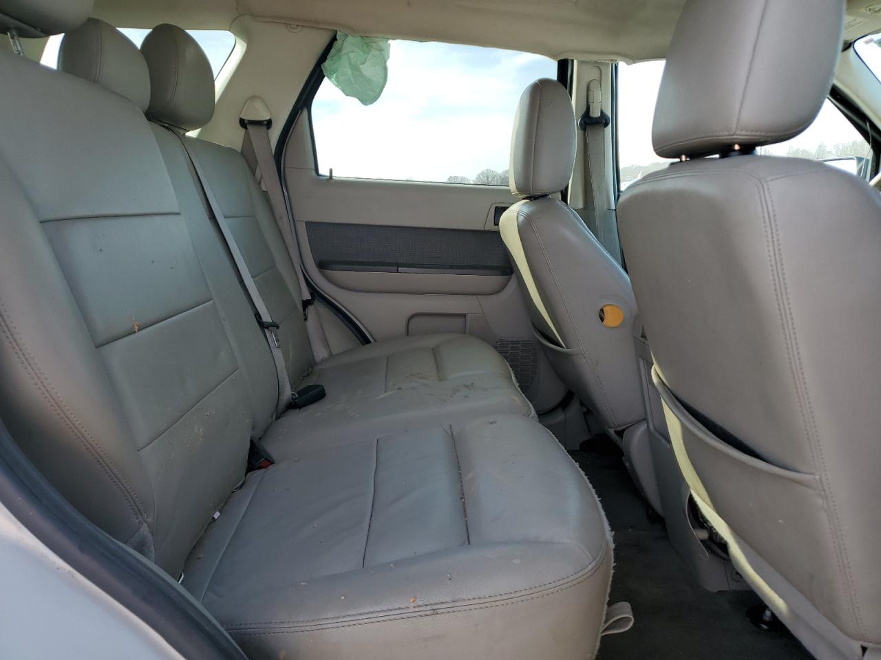 2011 Ford Escape - Image 11