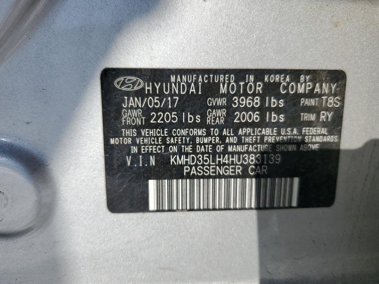 2017 Hyundai Elantra - Image 12