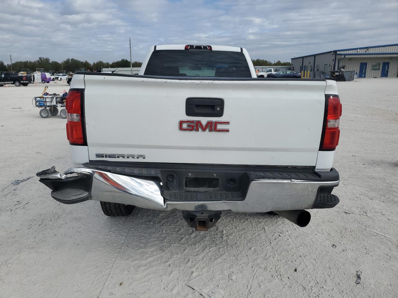 2017 GMC Sierra - Image 6