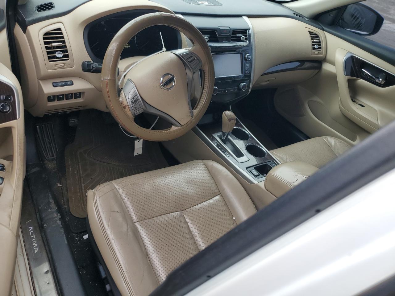 2015 Nissan Altima - Image 8