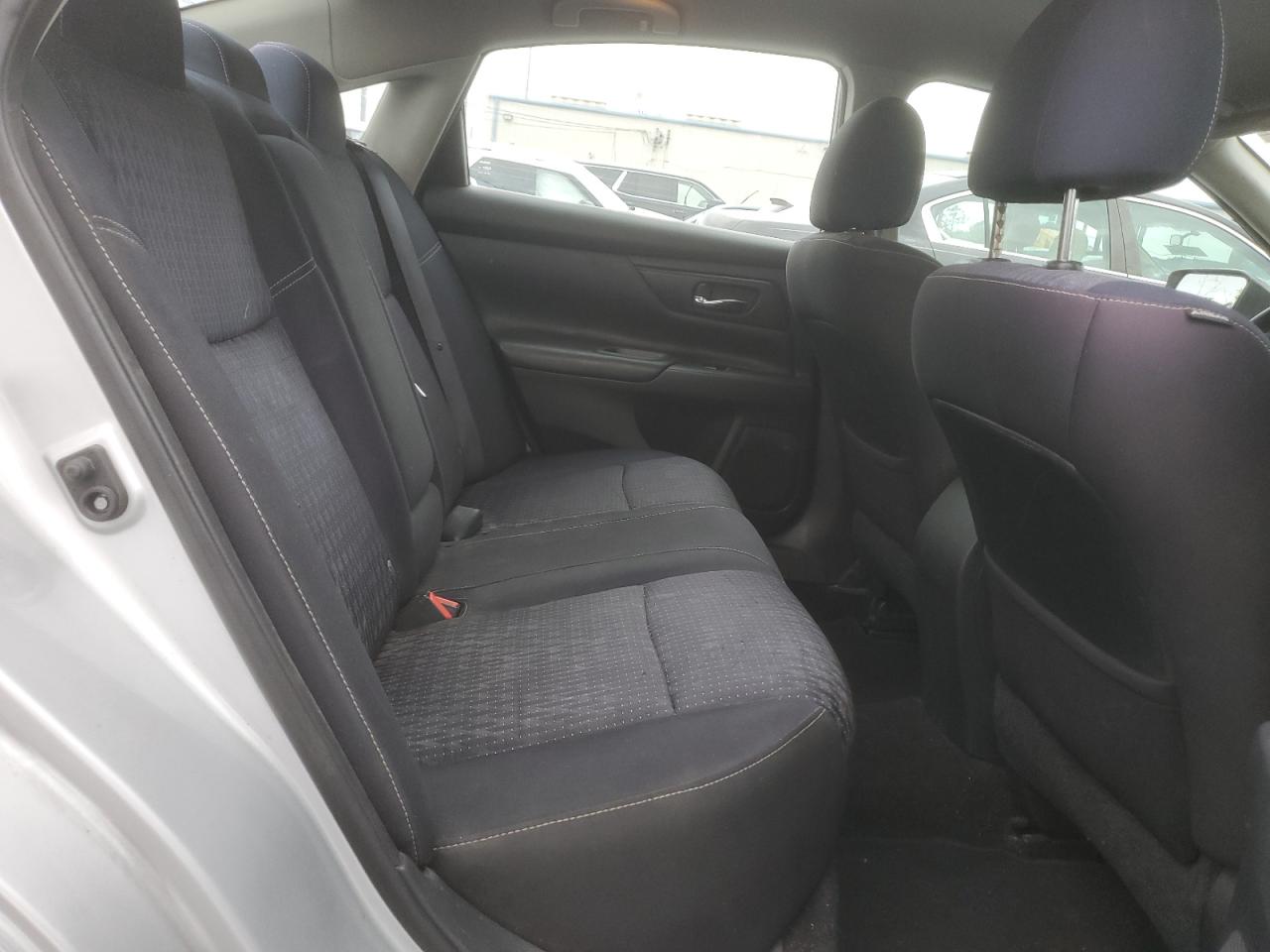 2017 Nissan Altima - Image 10