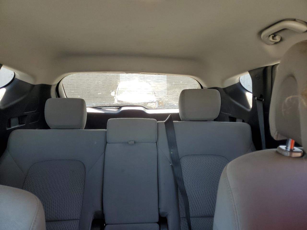 2017 Hyundai Santa Fe - Image 10