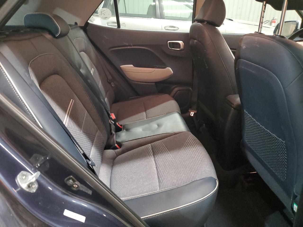 2022 Hyundai Venue - Image 11