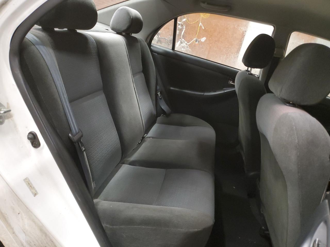 2004 Toyota Corolla - Image 10
