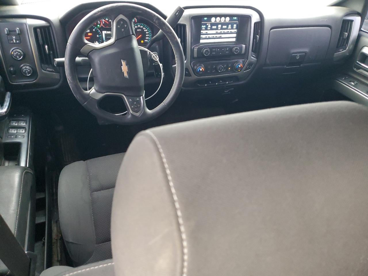 2016 Chevrolet Silverado - Image 8