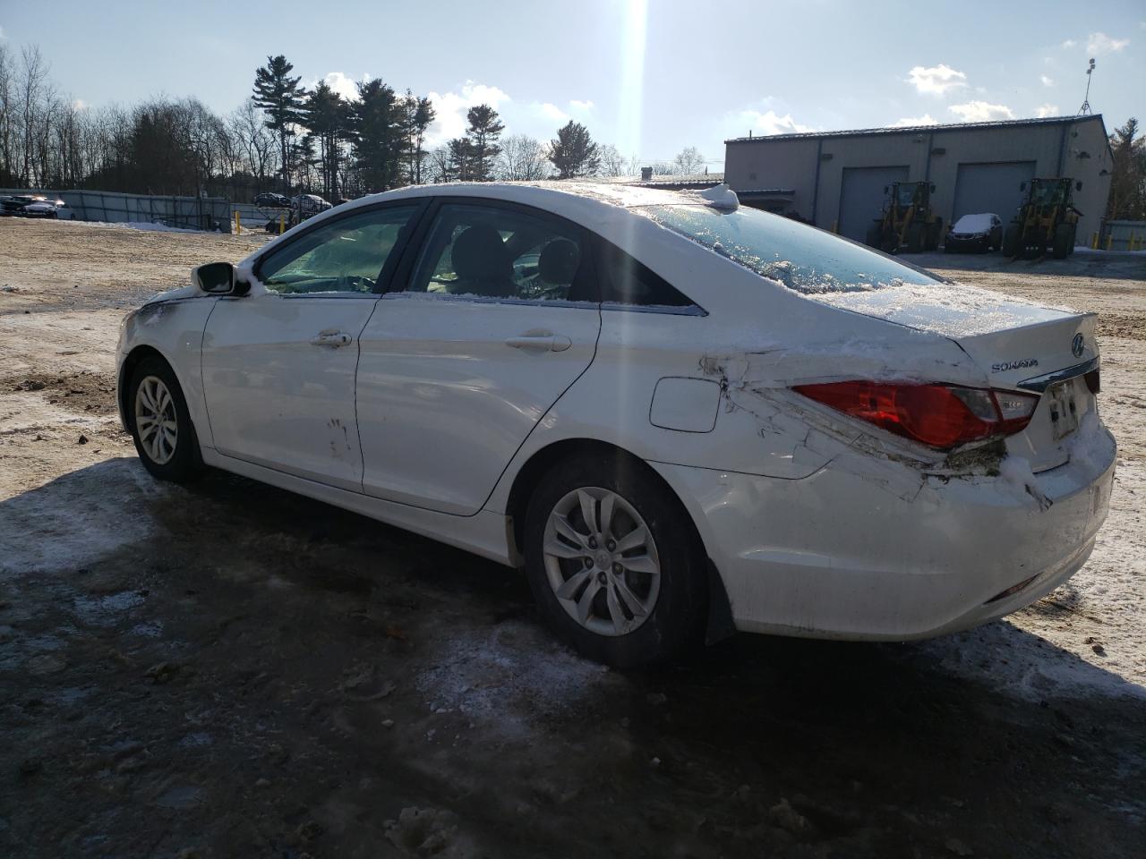 2011 Hyundai Sonata - Image 2