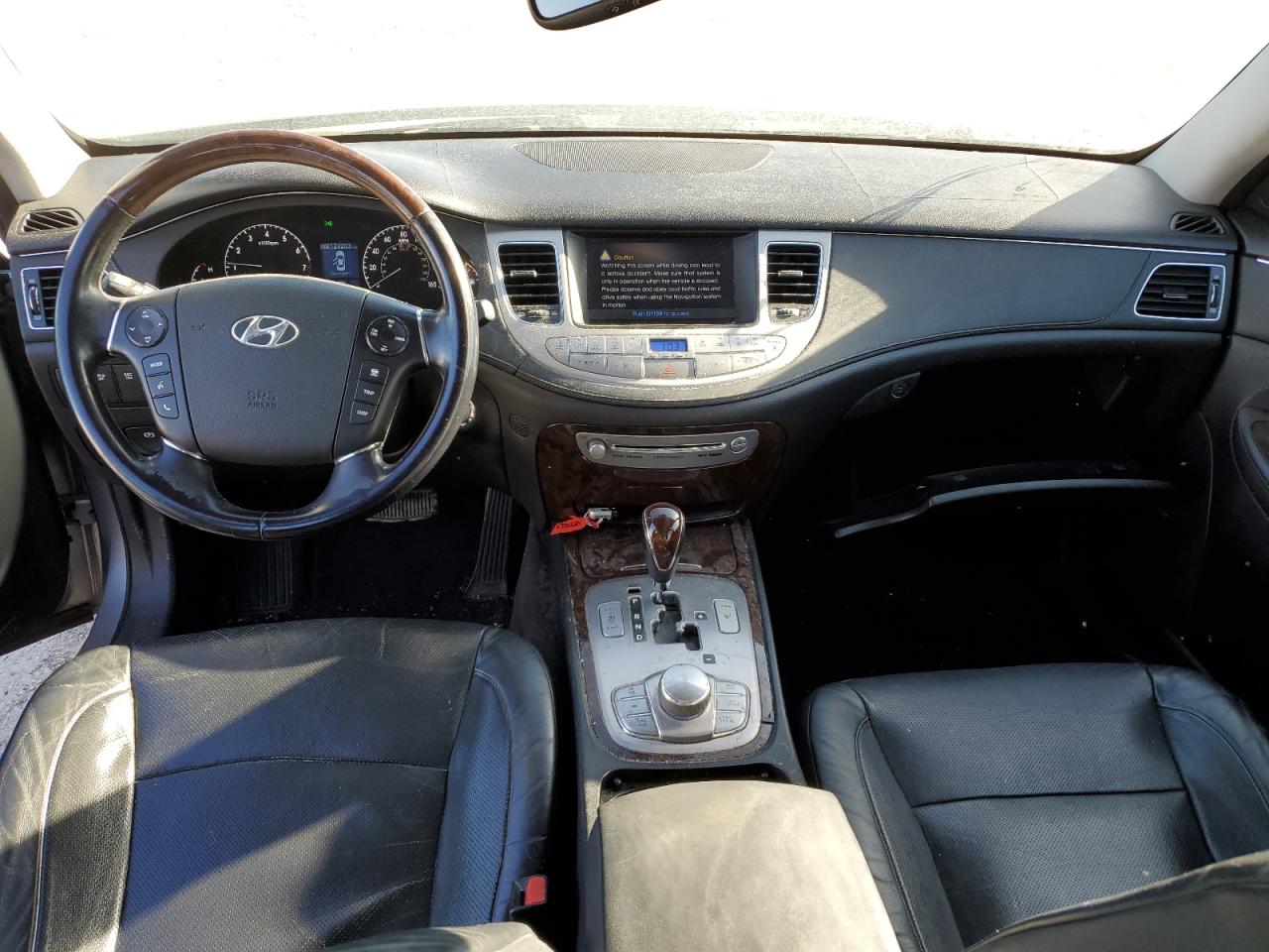2010 Hyundai Genesis - Image 8