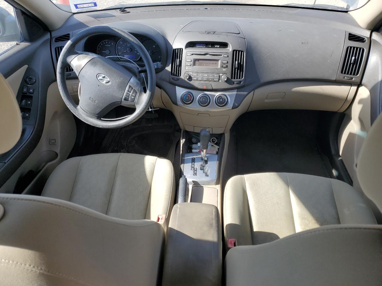 2010 Hyundai Elantra - Image 8