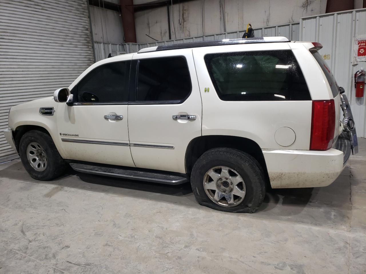 2009 Cadillac Escalade - Image 2