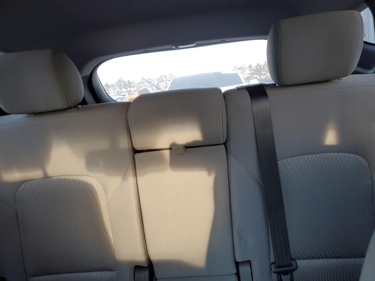 2013 Hyundai Santa Fe - Image 10