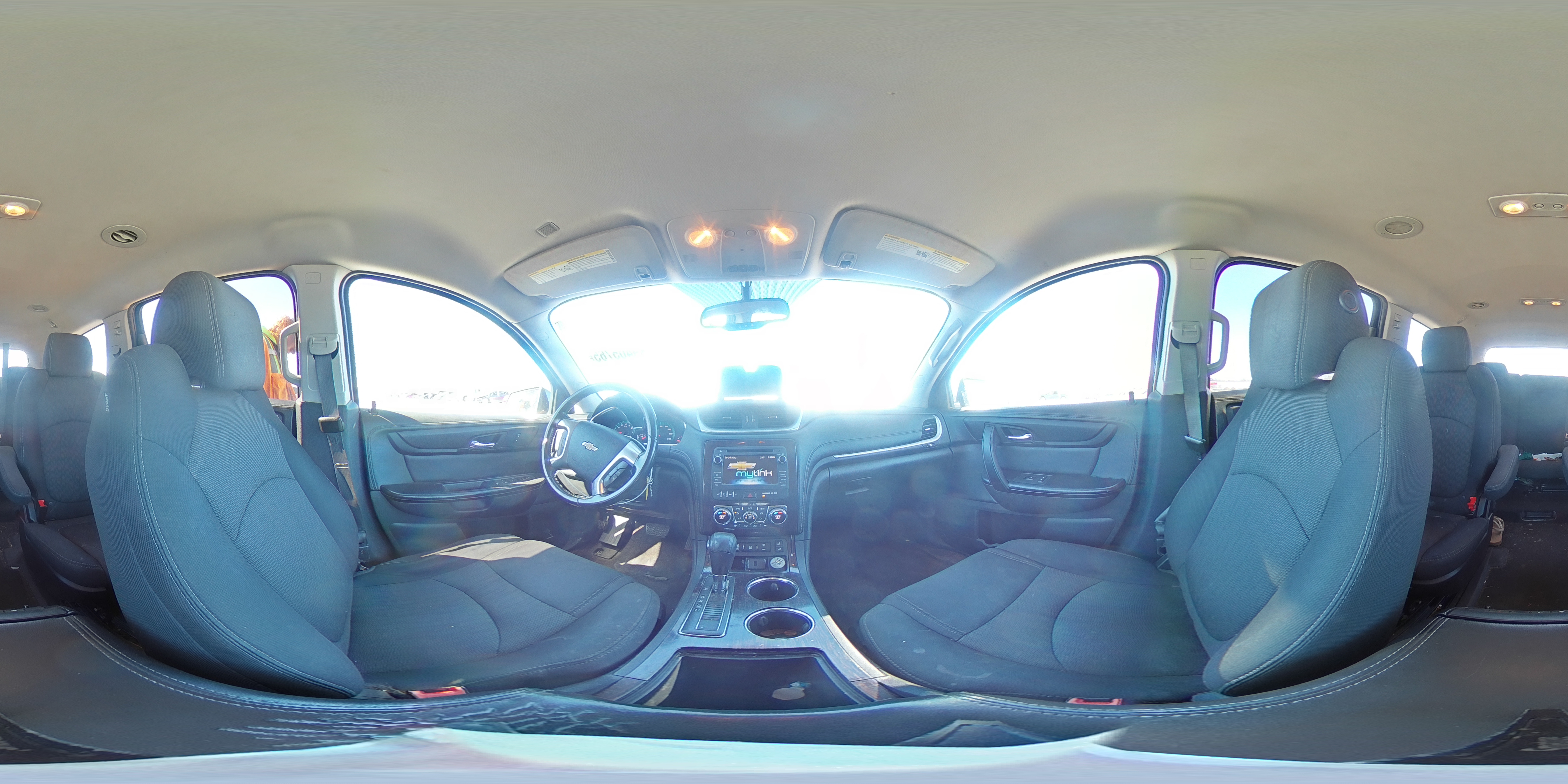 2015 Chevrolet Traverse - Image 14