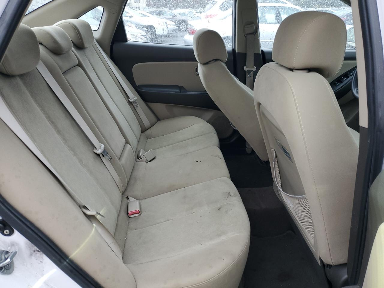 2010 Hyundai Elantra - Image 10