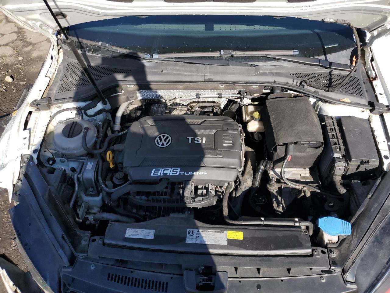 2017 Volkswagen GTI - Image 11