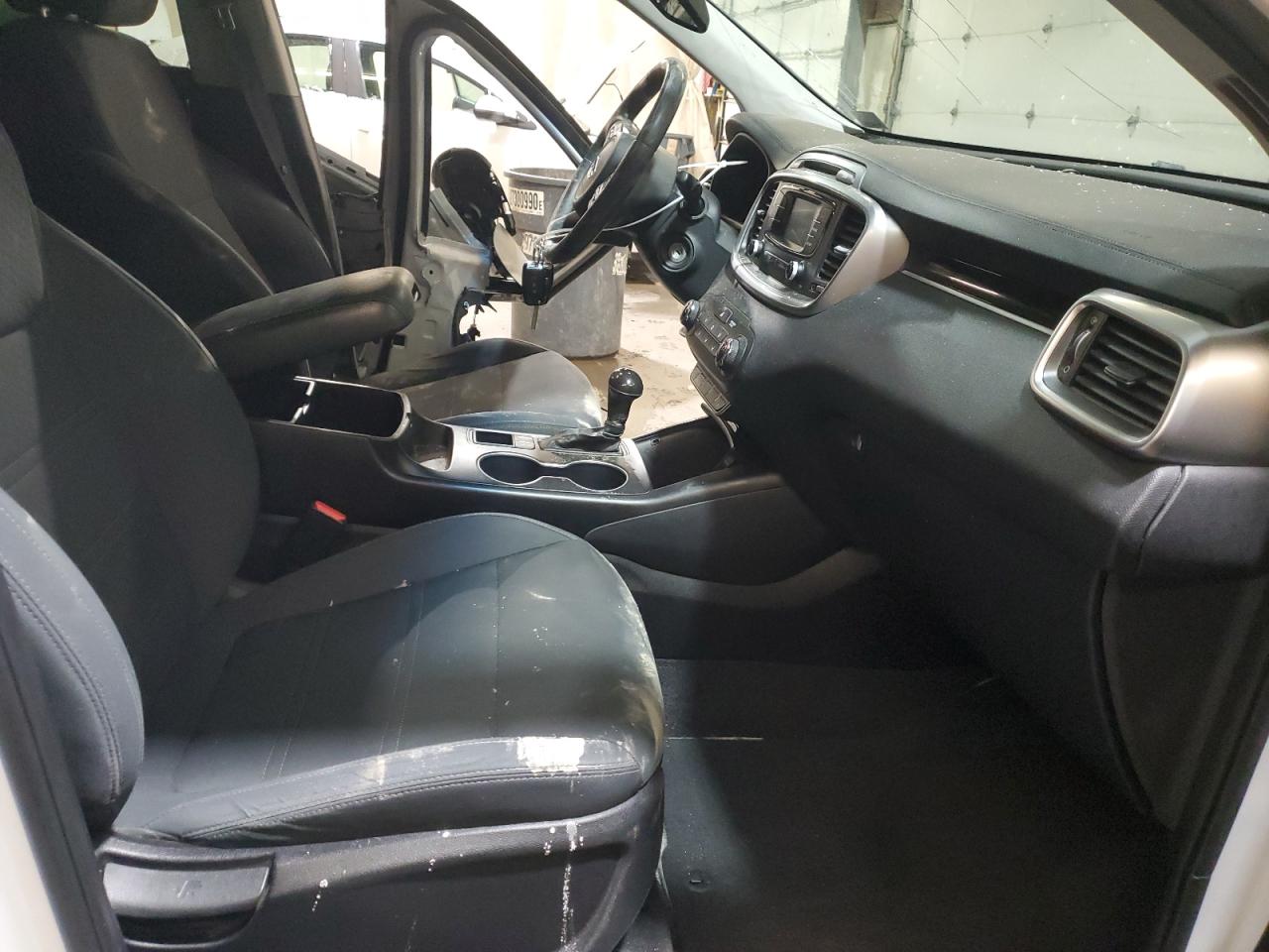 2016 Kia Sorento - Image 7