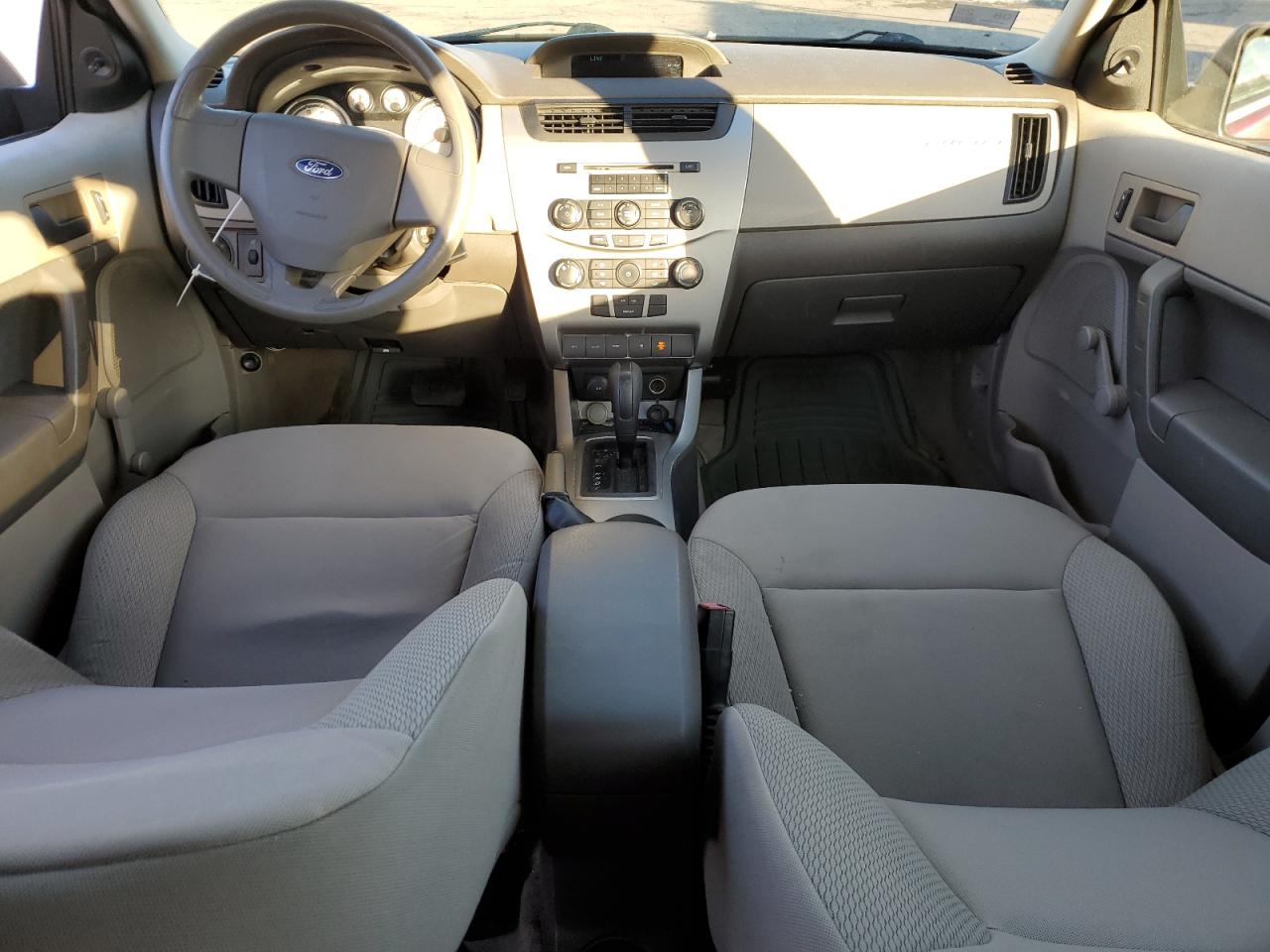 2010 Ford Focus - Image 8