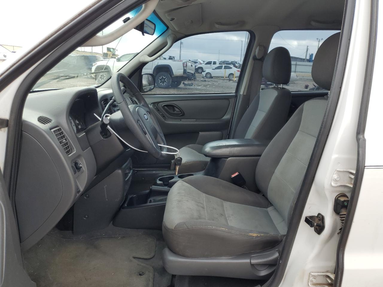 2004 Ford Escape - Image 7