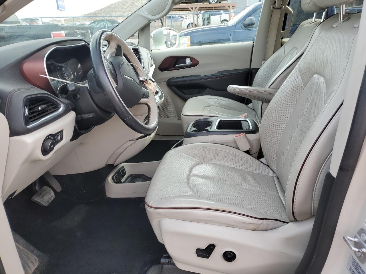 2017 Chrysler Pacifica - Image 7