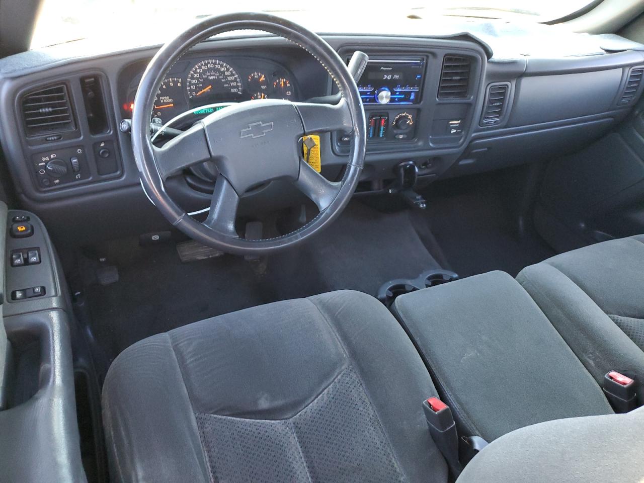 2003 Chevrolet Silverado - Image 8
