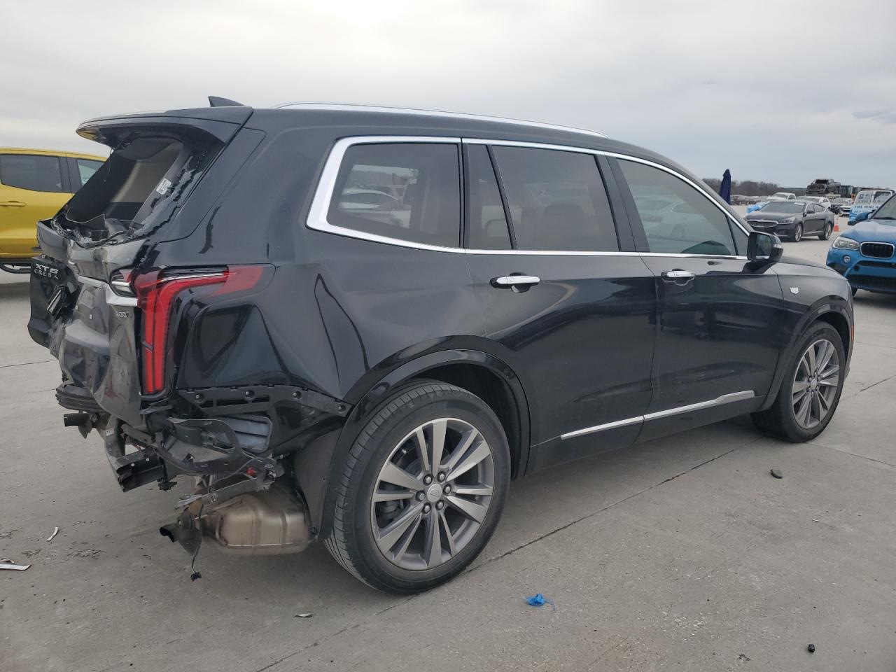 2022 Cadillac XT6 - Image 3
