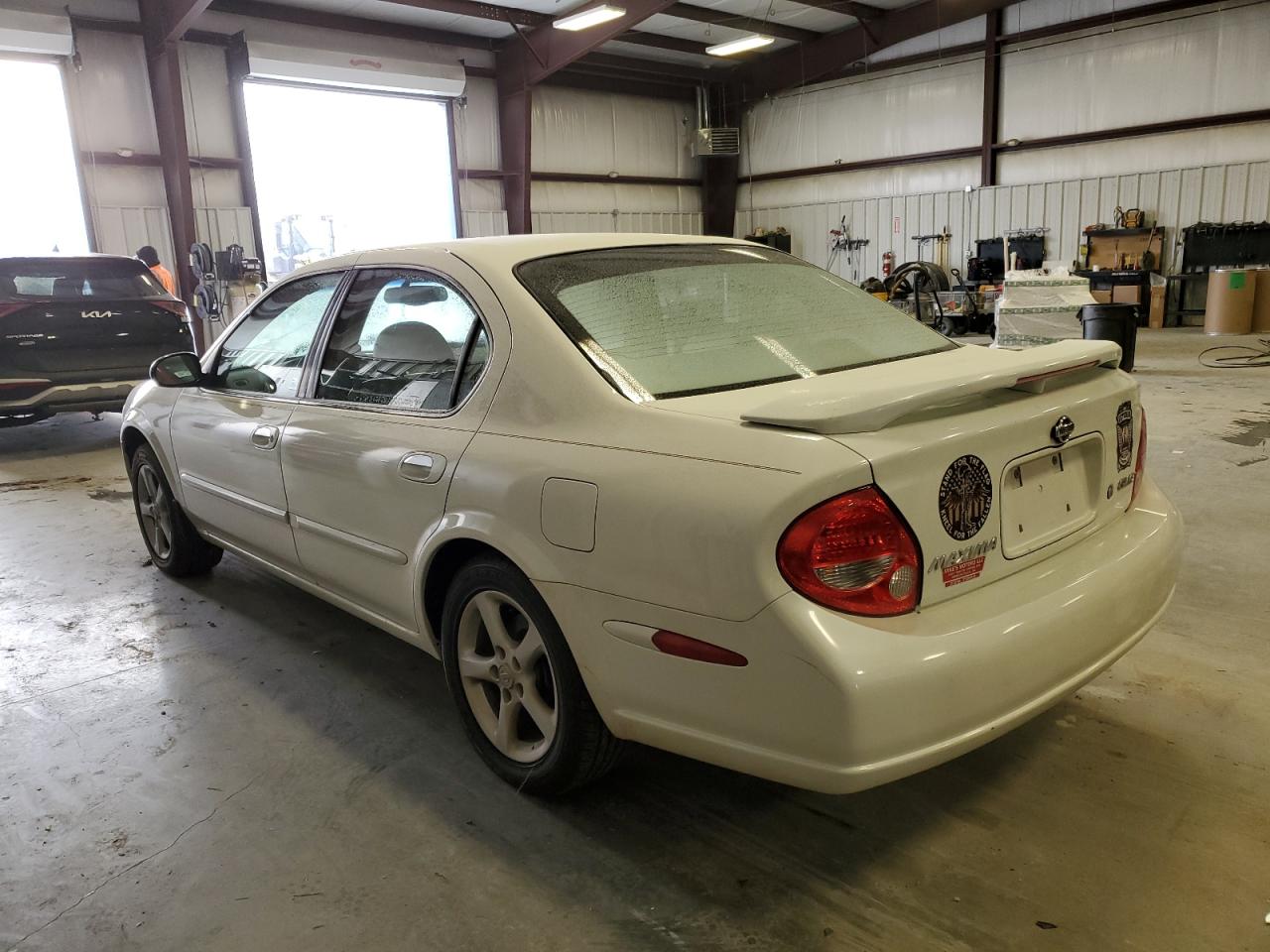 2001 Nissan Maxima - Image 2