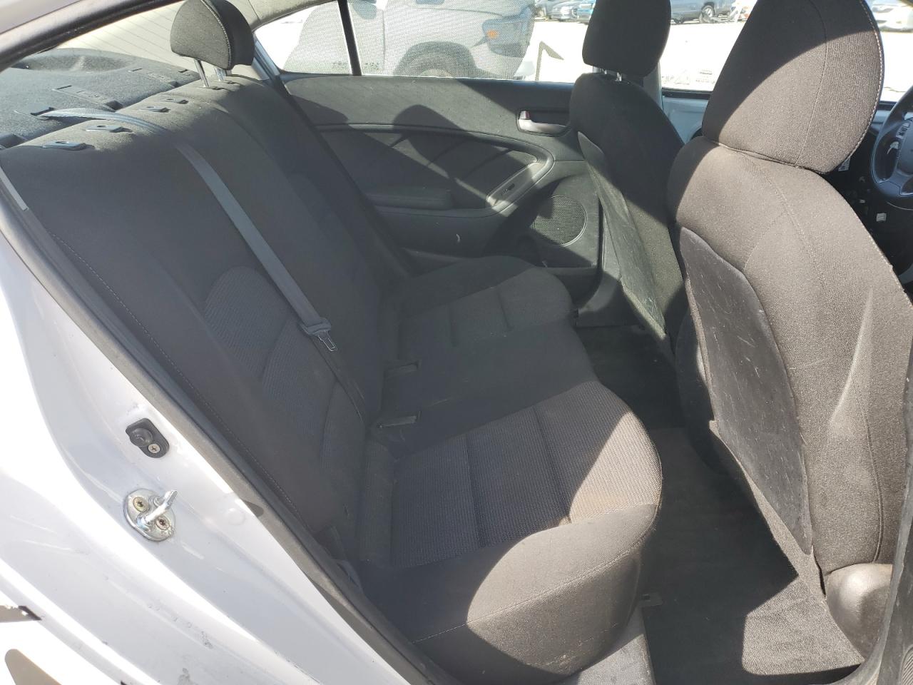 2017 Kia Forte - Image 10