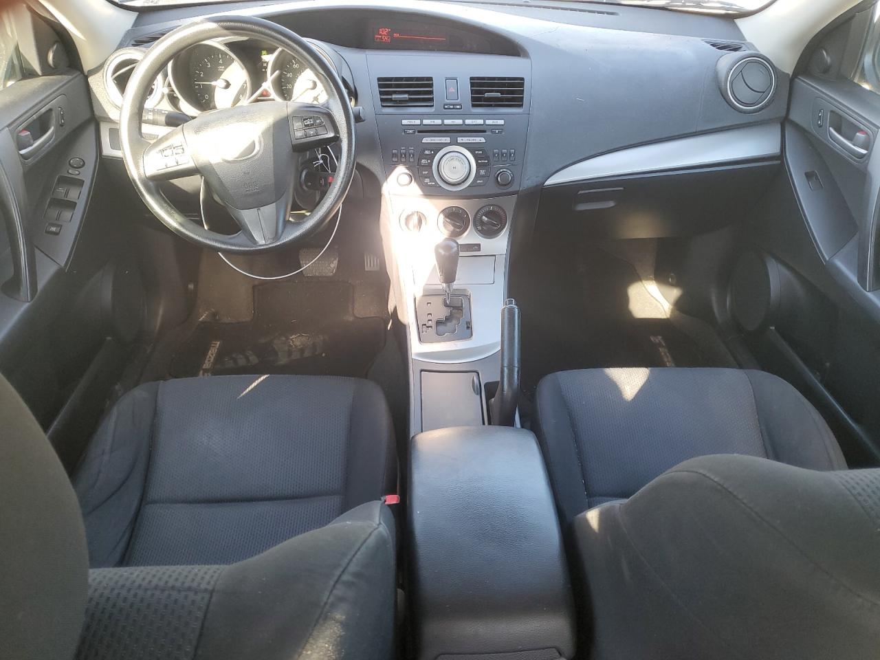 2010 Mazda 3 - Image 8