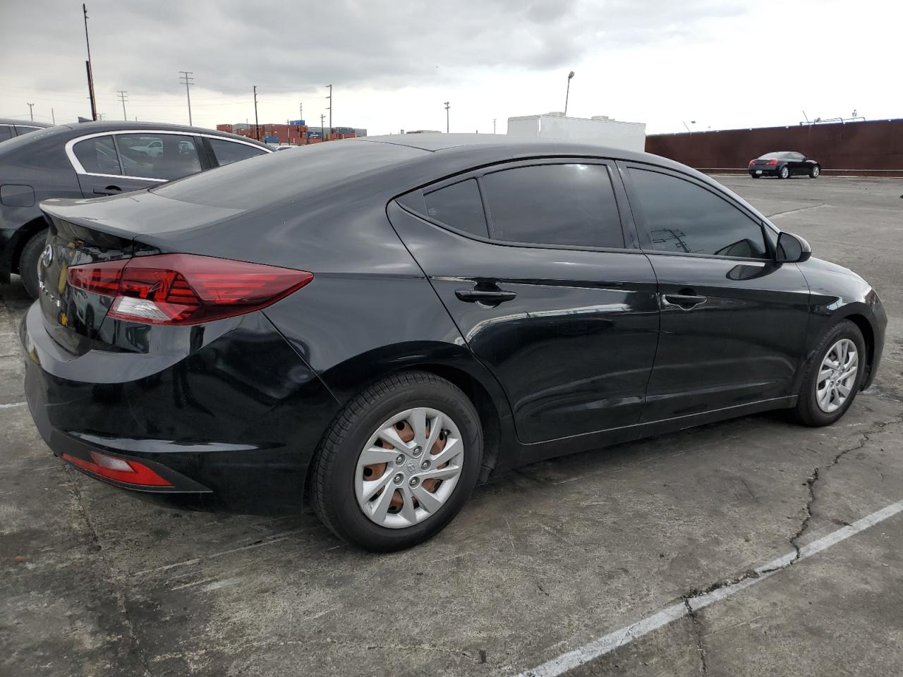 2019 Hyundai Elantra - Image 3