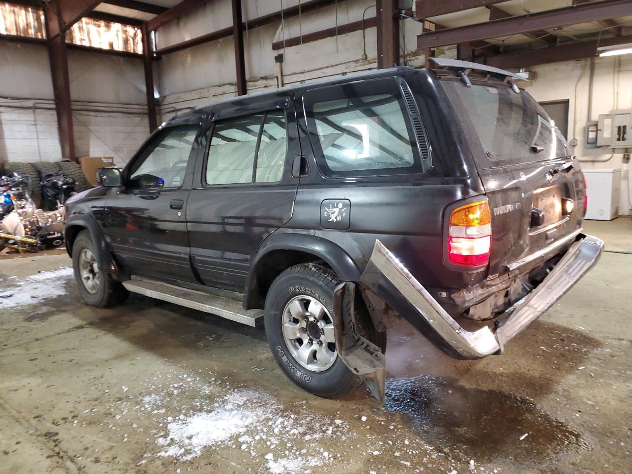 1999 Nissan Pathfinder - Image 2