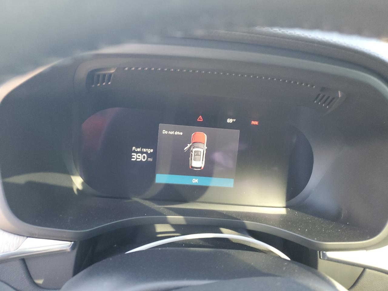 2022 Volvo XC60 - Image 9