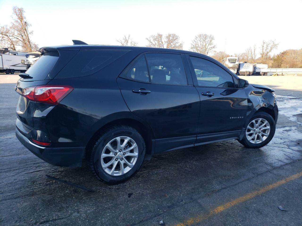 2018 Chevrolet Equinox - Image 3