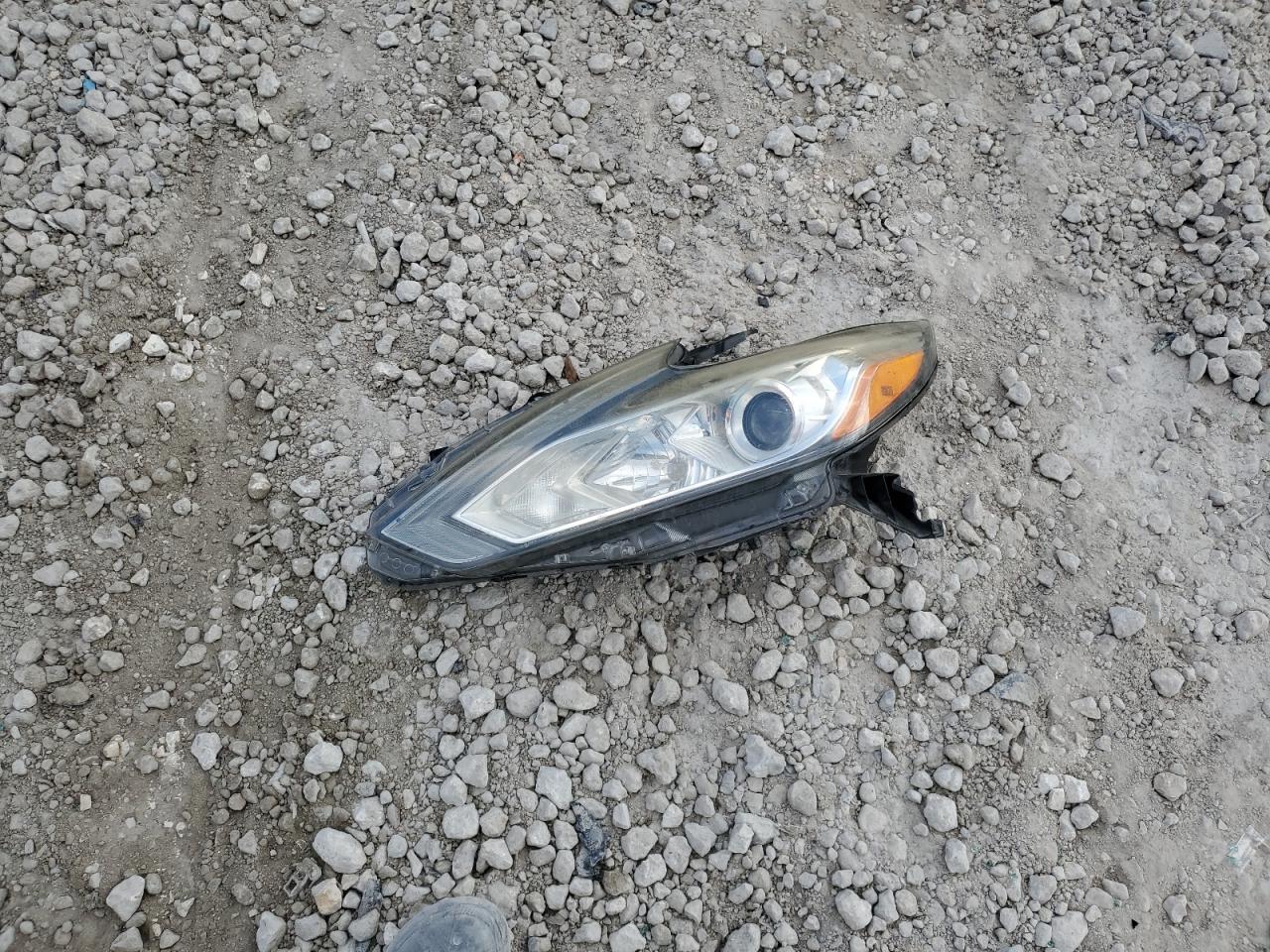 2016 Toyota Camry - Image 12