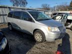 2010 Chrysler Town & Country Lx للبيع في Albany، NY - Side