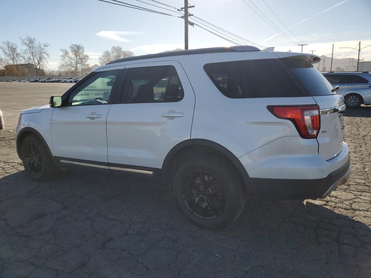 2017 Ford Explorer - Image 2