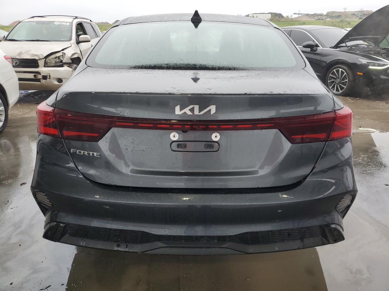 2024 Kia Forte - Image 6