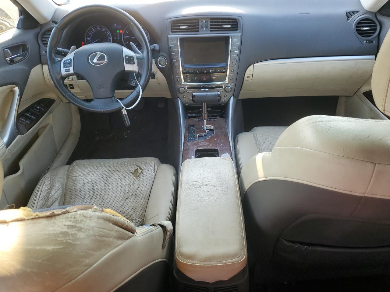 2011 Lexus IS - Image 8