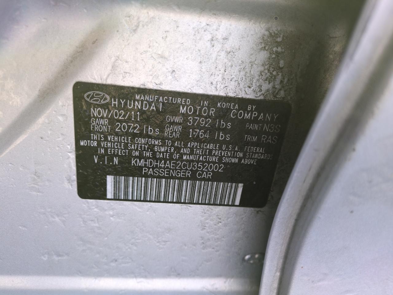 2012 Hyundai Elantra - Image 12