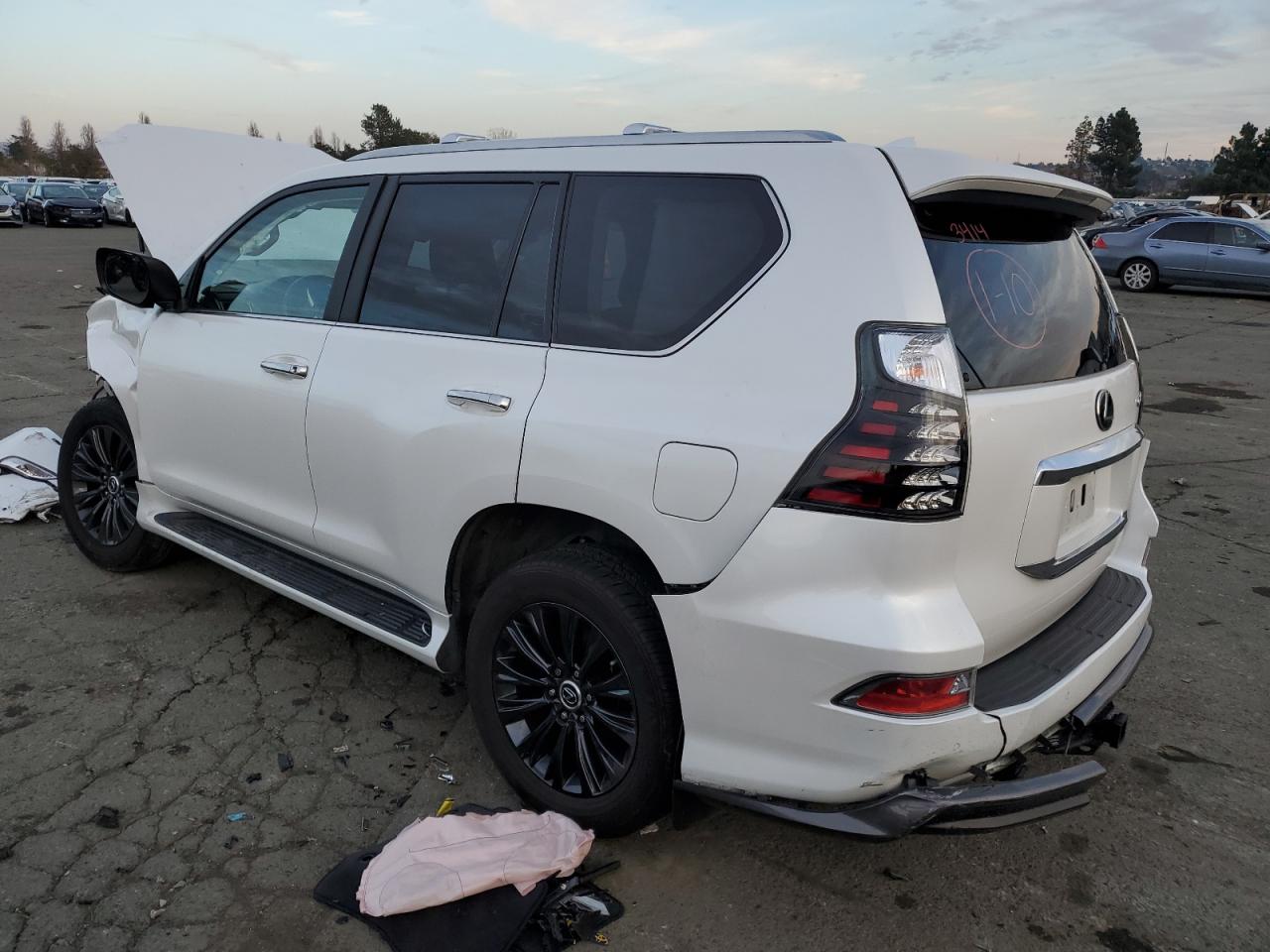 2023 Lexus GX - Image 2