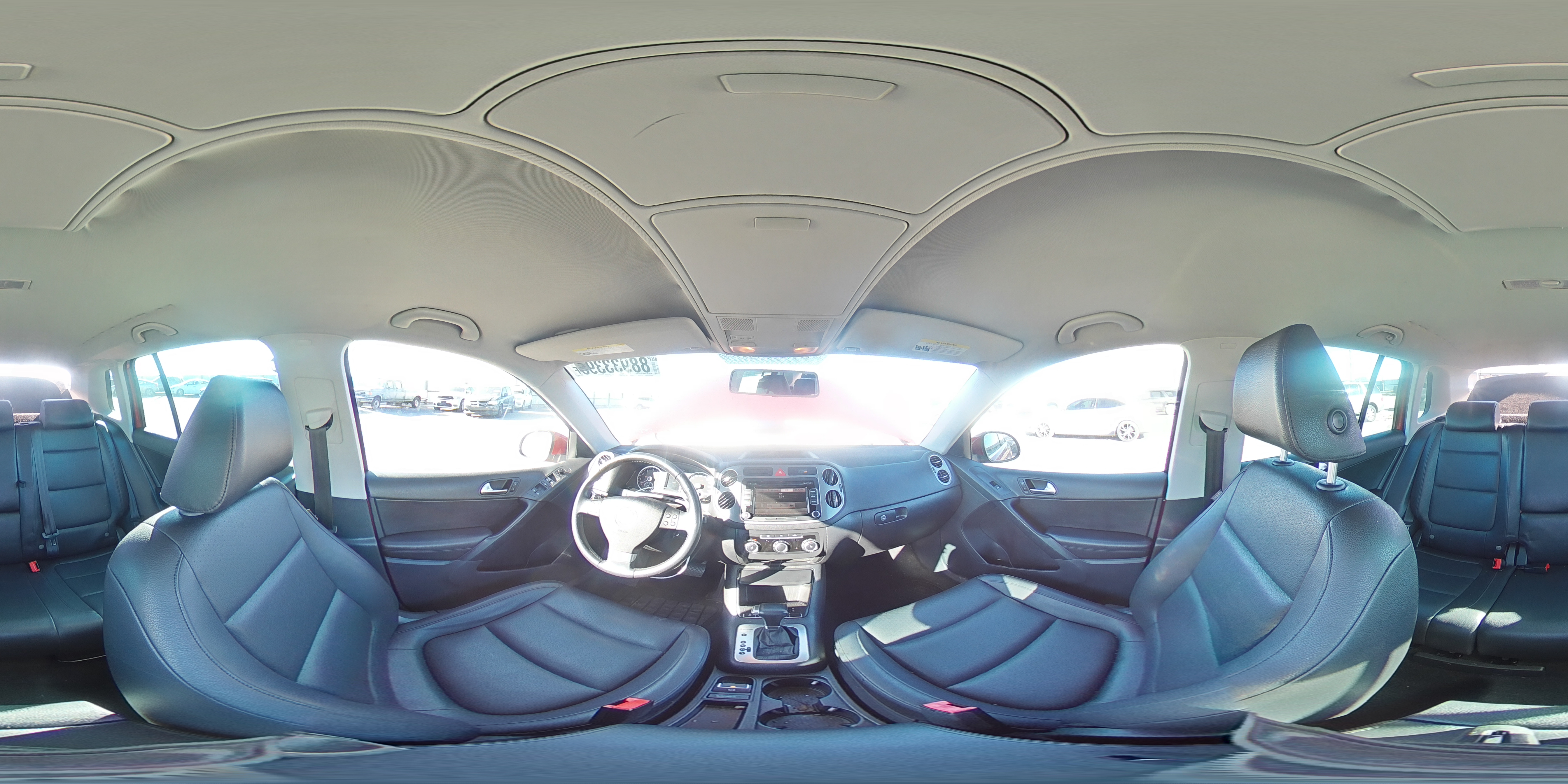 2010 Volkswagen Tiguan - Image 14