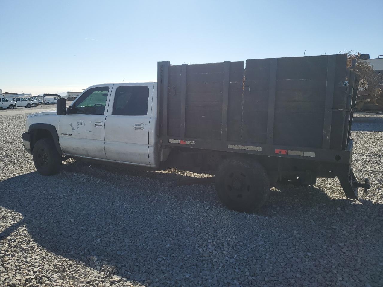 2007 Chevrolet Silverado - Image 2
