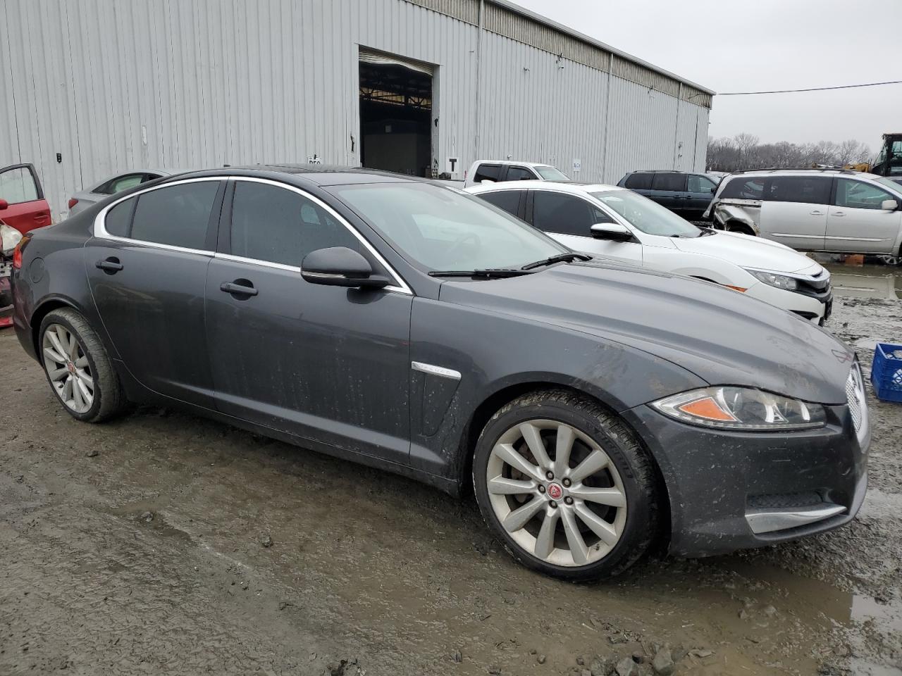2014 Jaguar XF - Image 4