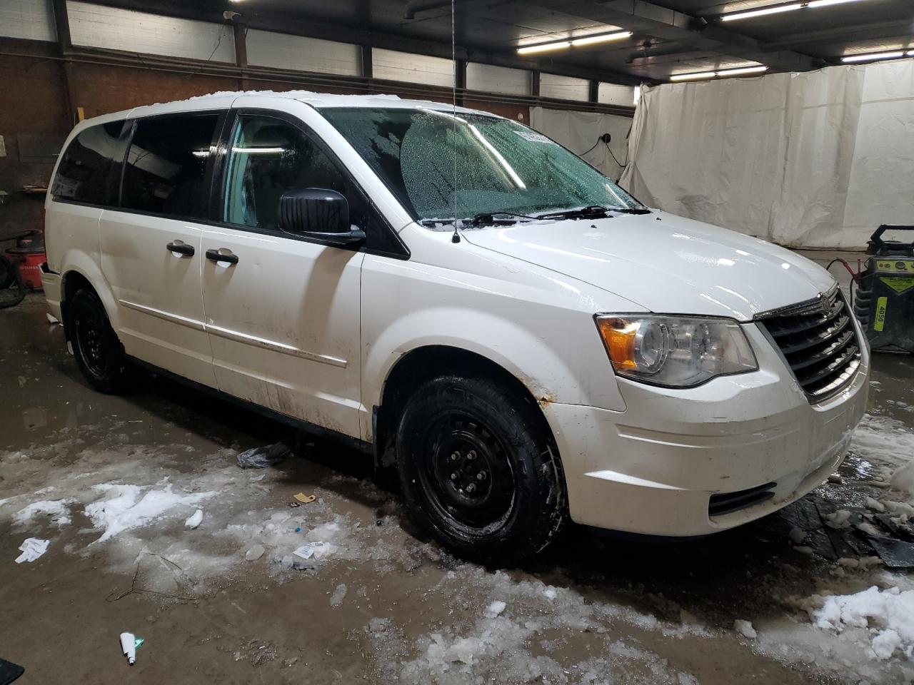 2008 Chrysler Town & Country - Image 4