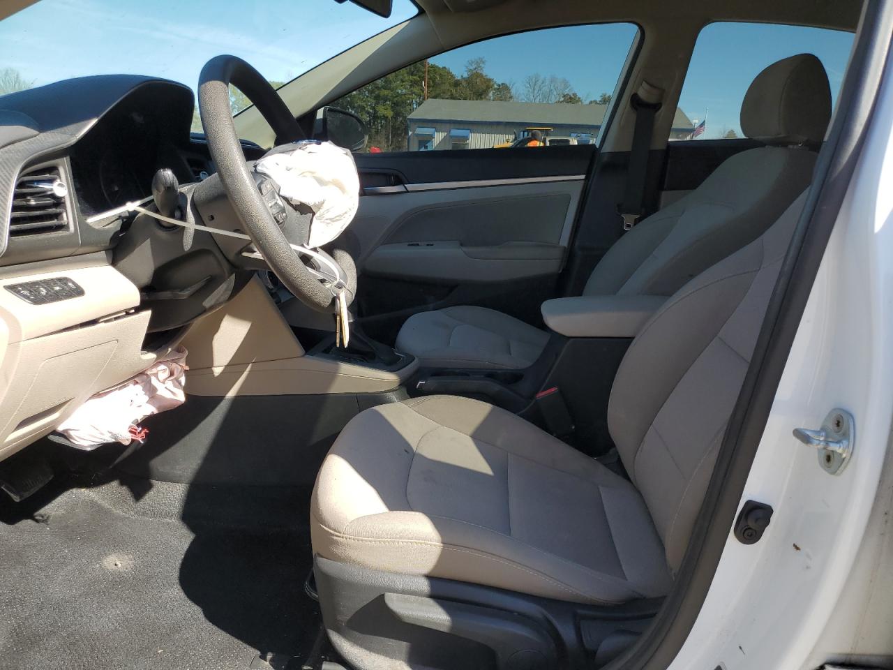 2019 Hyundai Elantra - Image 7