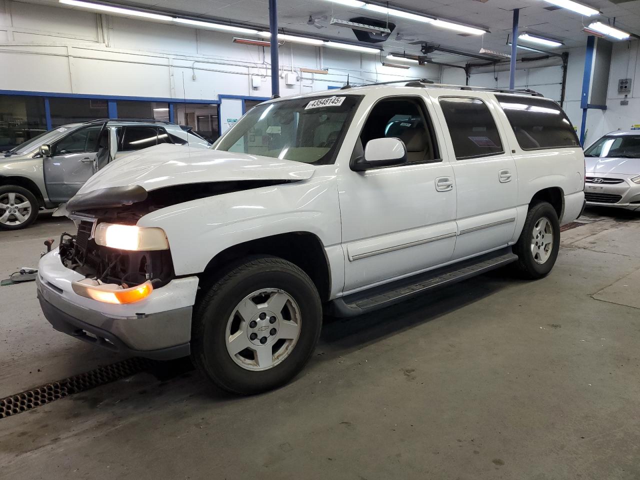 2004 Chevrolet Suburban - Image 1